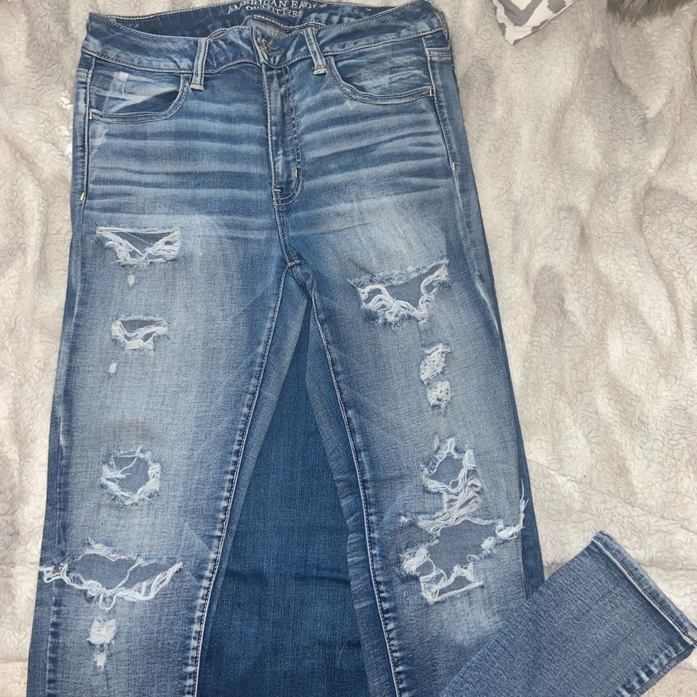 American Eagle super stretch ripped skinny jeans